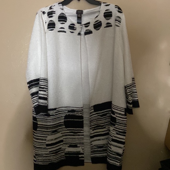 Travelers Collection by Chicos long tunic - Picture 2 of 13
